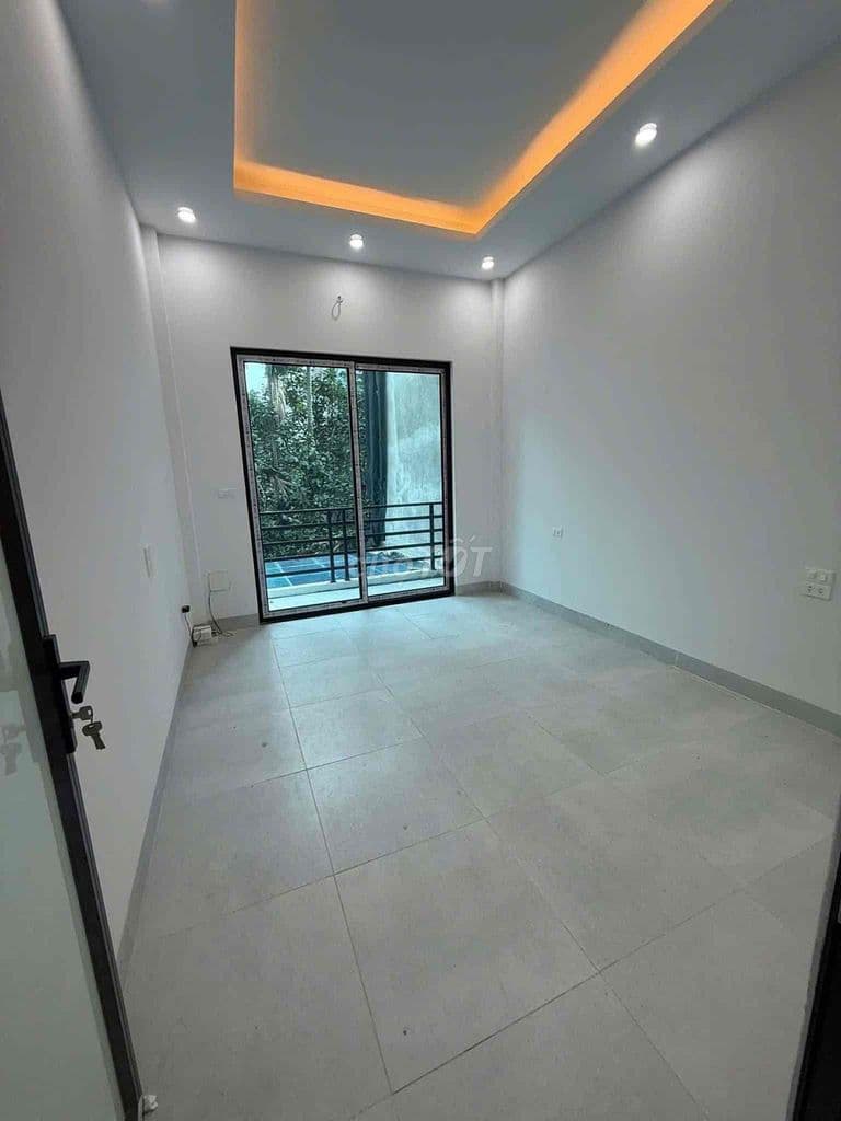 Tầm 110tr/m có nhà mới 6 ngủ Đông Mỹ-Oto đỗ cửa-Gần phố-55m*5T;MT4m - Ảnh 3