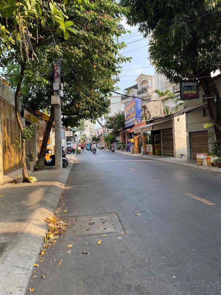 Mặt tiền Nguyễn Văn Công (4x18m) tiện làm VP, Cty