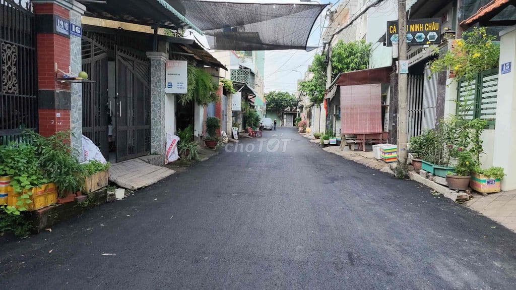 Bán nhà mặt tiền đường nhánh Nguyễn Văn Quá 4,1m x 23m. nhỉnh 5 Tỷ - Ảnh 2