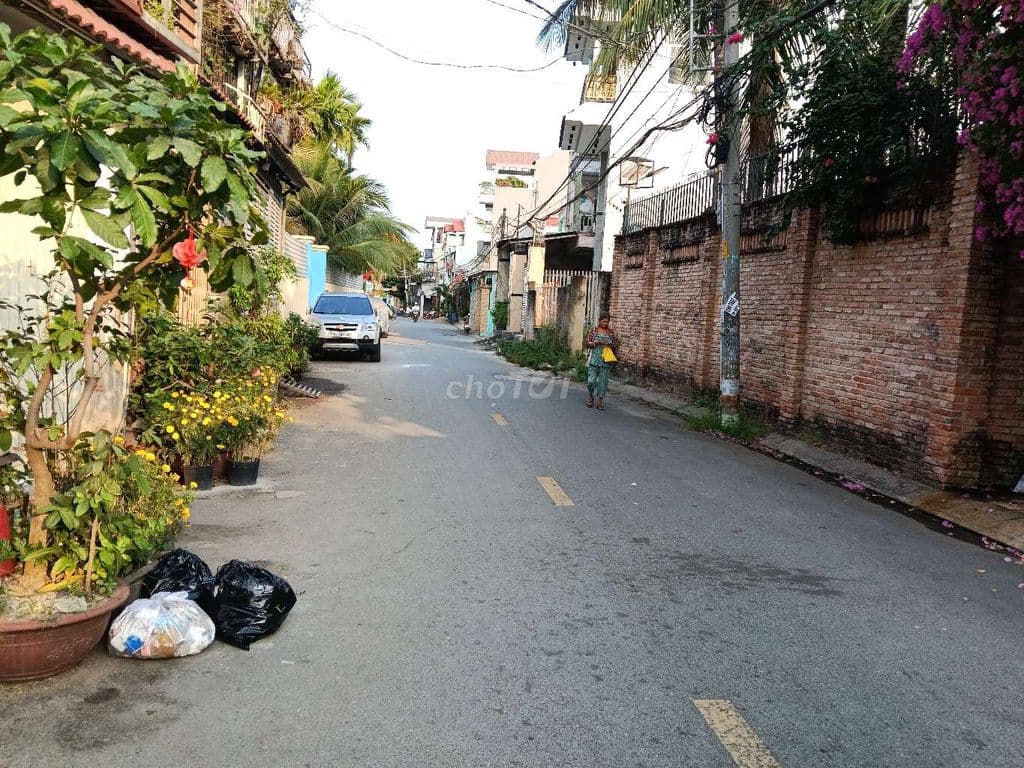 Nguyễn Duy Trinh, hẻm ô tô thông, sát trường học chỉ nhỉnh 4tỷ - Ảnh 3