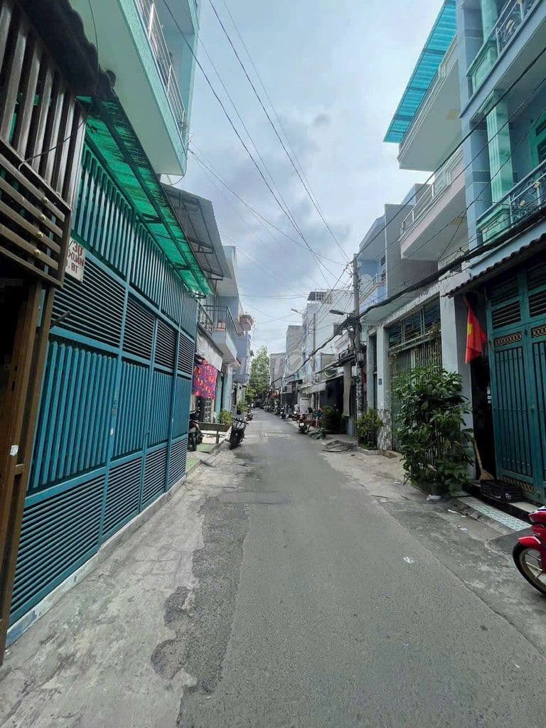 60m2 xây 4 tầng, nhỉnh 7ty. gần mặt tiền Lạc Long Quân, chợ Tân Bình