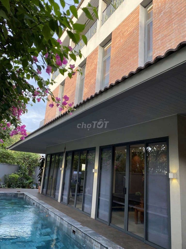 Biệt thự đẳng cấp 15m x 20m. Có Hồ Bơi Góc Ngã Tư Đường 25m Thạnh Xuân