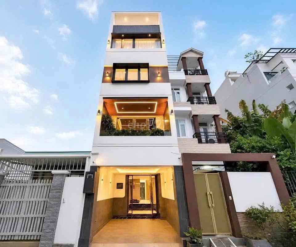 BÁN CĂN NHÀ 5 LẦU VỊ TRÍ ĐẸP QUẬN 7