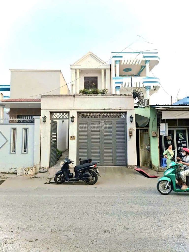 Ngộp Bank Bán nhà 4 tầng mặt tiền đường Đào Tông Nguyên. Giá 8.9 tỷ