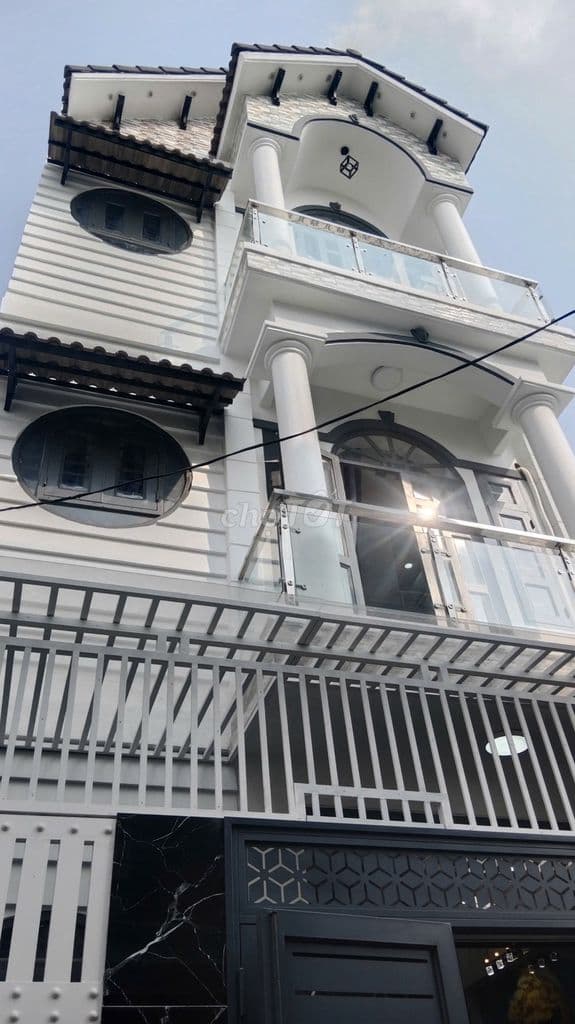 Nhà đẹp 5x12m Trương Thị Hoa Q12, full nội thất