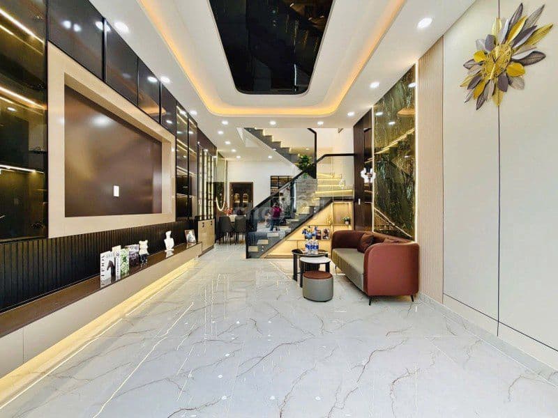 Nhà đẹp xe hơi tới cửa! Nhà DT(4x11m) tại Bùi Quang Là. Chỉ 4.25 Tỷ TL