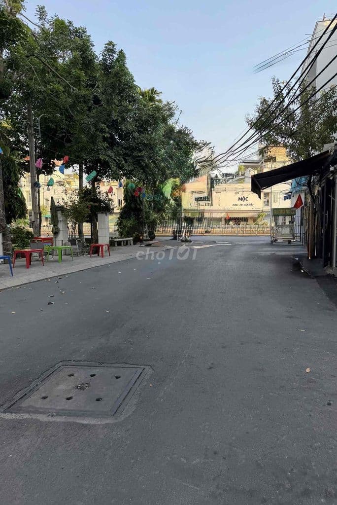 BÁN ĐẤT HẺM THÔNG XE TẢI .AN NHƠN: 5.1x19,6 CN 102 m