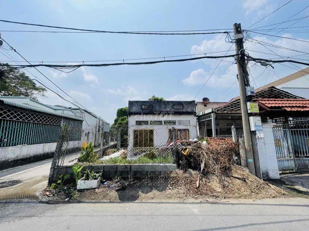 Bán đất tặng nhà 810 triệu SHR. Trung tâm thị trấn Củ Chi