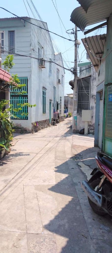 Chú Long bán gấp nhà 2 tầng BTCT, HXH 4m, ô tô đậu cửa Bình Tân - Ảnh 2