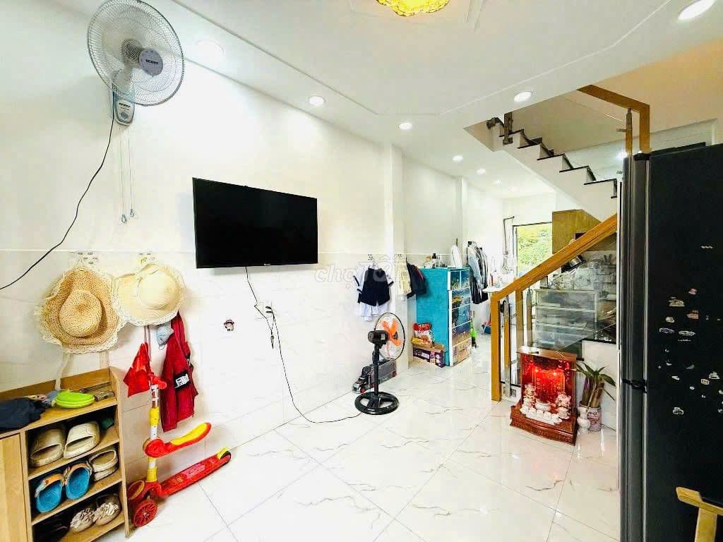 Nhà Sổ Hồng Riêng - 1 Trệt 1 Lầu Ngay Bến Xe Buýt Hiệp Thành - 2 tỷ3 - Ảnh 2