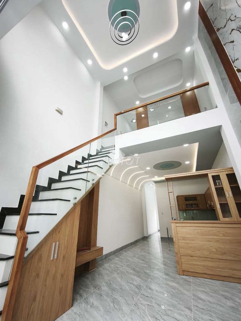 Nhà xây mới hiện đại chính chủ sổ hồng