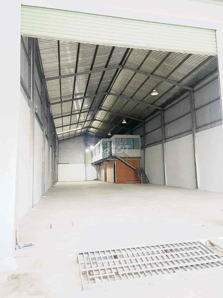 Cần Bán Kho Xưởng Mặt Tiền Hoàng Ngân 200m2 - 23 ty