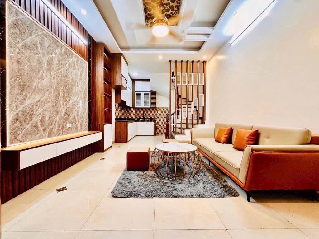 Bán nhà 5 tầng full nội thất Hoàng Mai, 30m2, 6 tỷ