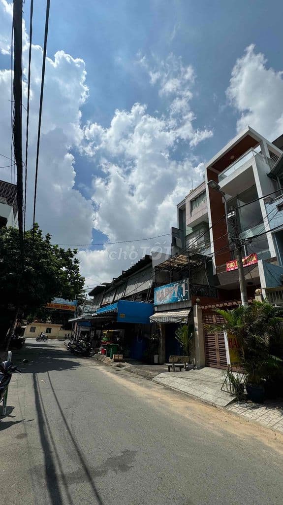 Nhà phố Làng Hoa