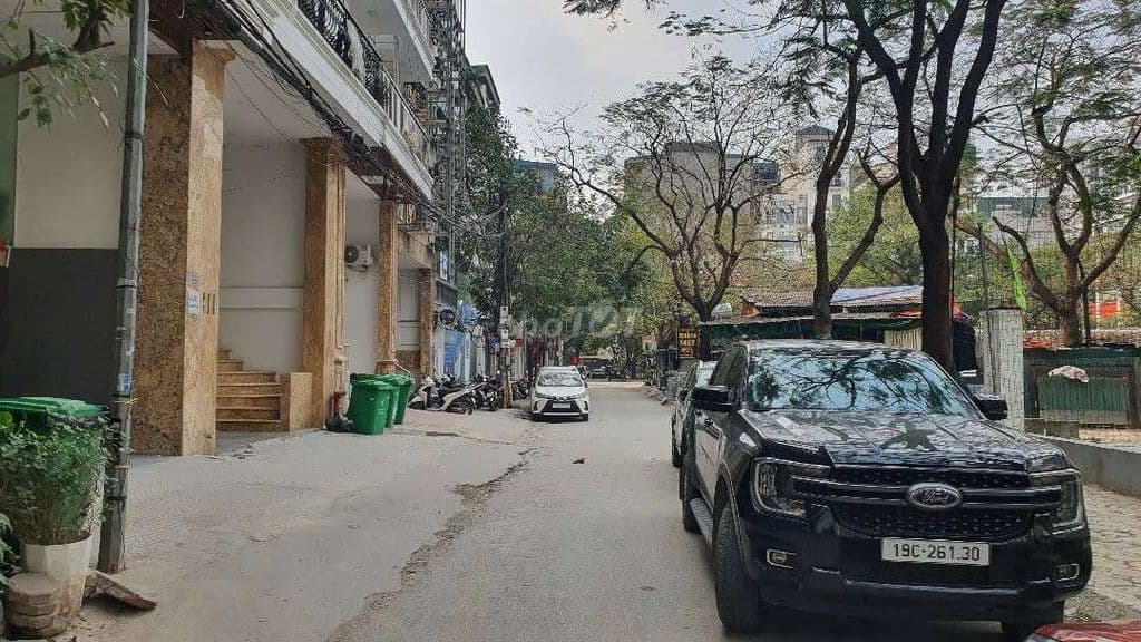 Toà Văn Phòng Đấu giá Tân Triều 130m 9tầng mt6m,vỉa hè ô tô tải tránh