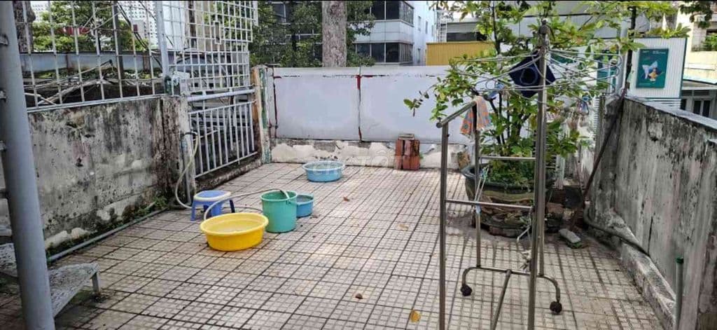 MẶT TIỀN Trung tâm Saigon, VỈA HÈ RỘNG 1OM! Nhà 4 tầng Mặt phố NTMK - Ảnh 3