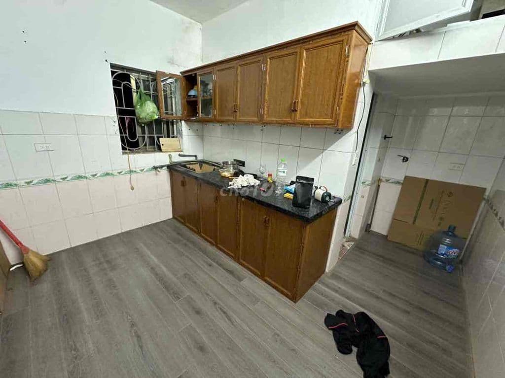 Hơn 2 tỷ có căn TT sổ hồng mặt phố Văn Điển-Lô góc-60m;2ngủ - Ảnh 2