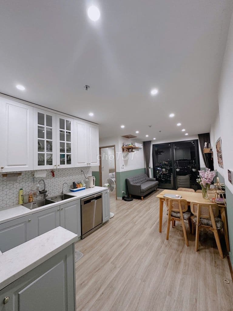 Bán cắt lỗ căn hộ 2N1VS-55m2-3,9 tỷ KĐT Vinhomes Smart City có TL.