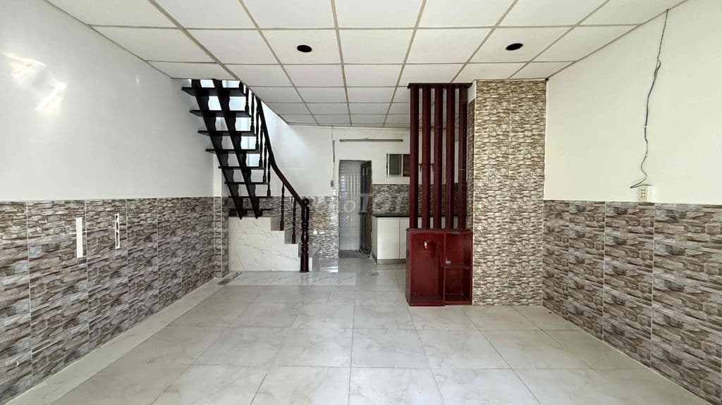 Nhà Nhỏ Trệt Lầu Ngay Phạm Văn Đồng và chợ Thủ Đức
