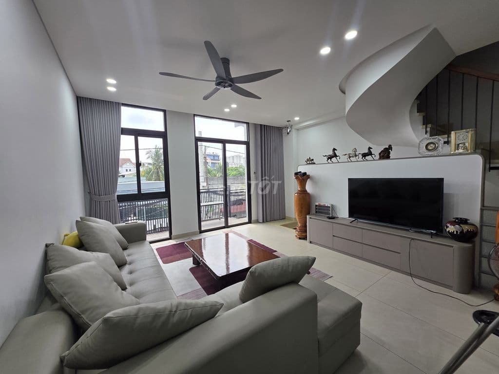 Nhà mới xây full nội thất cao cấp hẻm xe hơi đậu trong nhà - Ảnh 3
