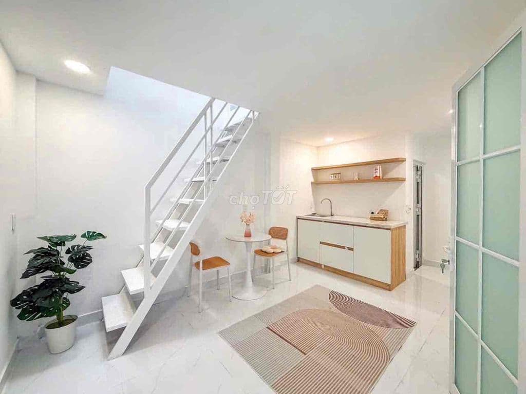 Nhà bán quận 4 cũ gồm có 3 căn nhà riêng biệt cho thuê