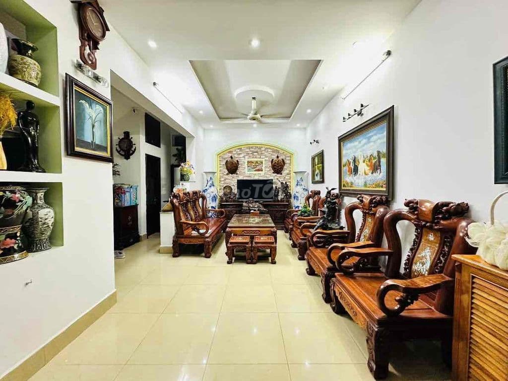 Siêu Hót !! Phố Cự Lộc, nhà đẹp ở luôn, full nội thất, ngõ xe 3 gác, 3