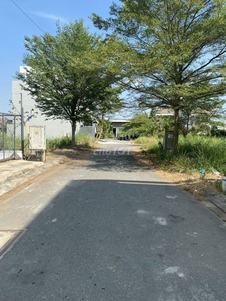 Đất 5x24,5m KDC Rạch Tôm Lê Văn Lương