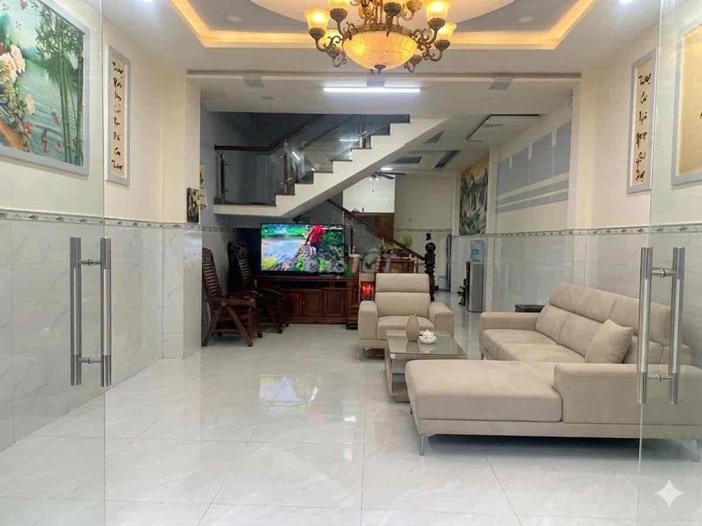 Bán nhà 1 trệt 2 Lầu. Hẻm 8m. DT 5m x 21m. Nhỉnh 7 Tỷ