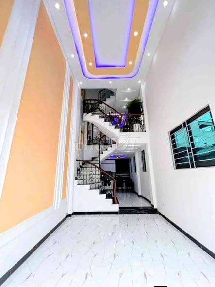 Nhà 5 tầng Nhị Khê Thường Tín 2 thoáng