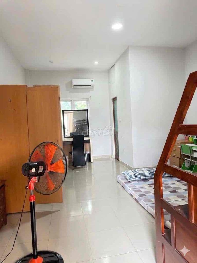 Bán nhà đường 160 Lã Xuân Oai, 72m2 giá hơn 4 tỷ, gần Lê Văn Việt - Ảnh 3