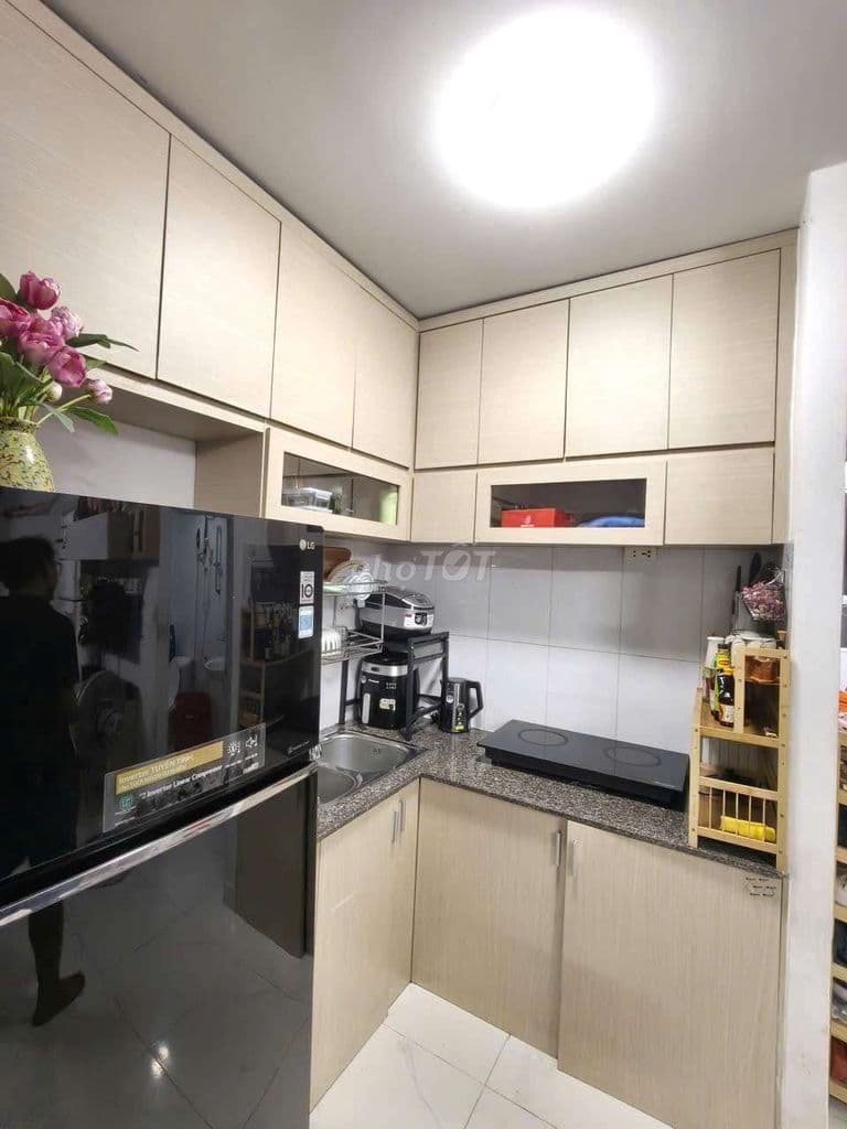 Bán căn hộ Sen Hồng, block C, 1.85ty/2PN,2WC/50m2 có nội thất, sổ sẵn