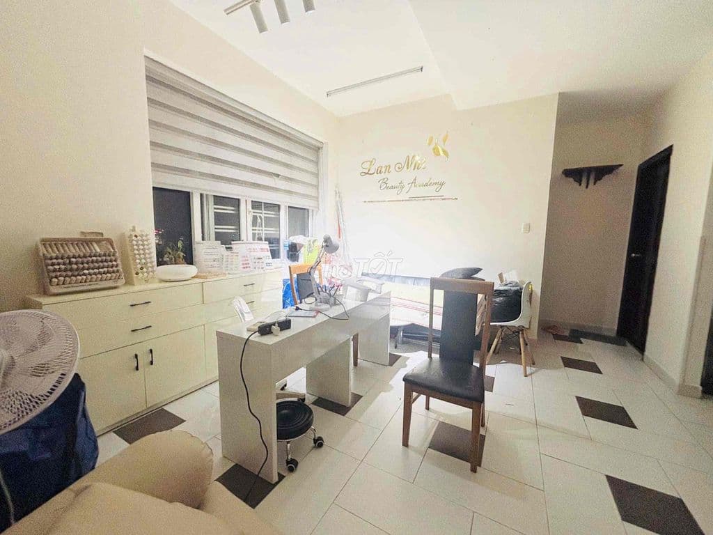 Lữ Gia Plaza bán căn 75m2, có sổ hồng mua bán nhanh, hiếm căn bán