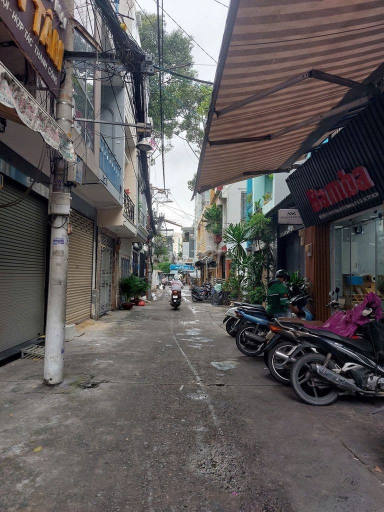 Hxh 5m Nguyễn Tri Phương Q10-5,8x15m nở hậu,CN 61M nhà 2 lầu 10 tỷ TL