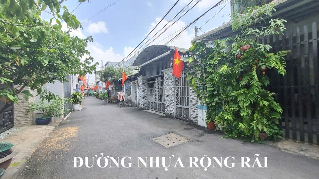 NGAY CAO ĐẲNG CÔNG THƯƠNG GIÁ GẤP 5 TỶ 680 NHÀ RỘNG 74m2 KHU DÂN TRÍ