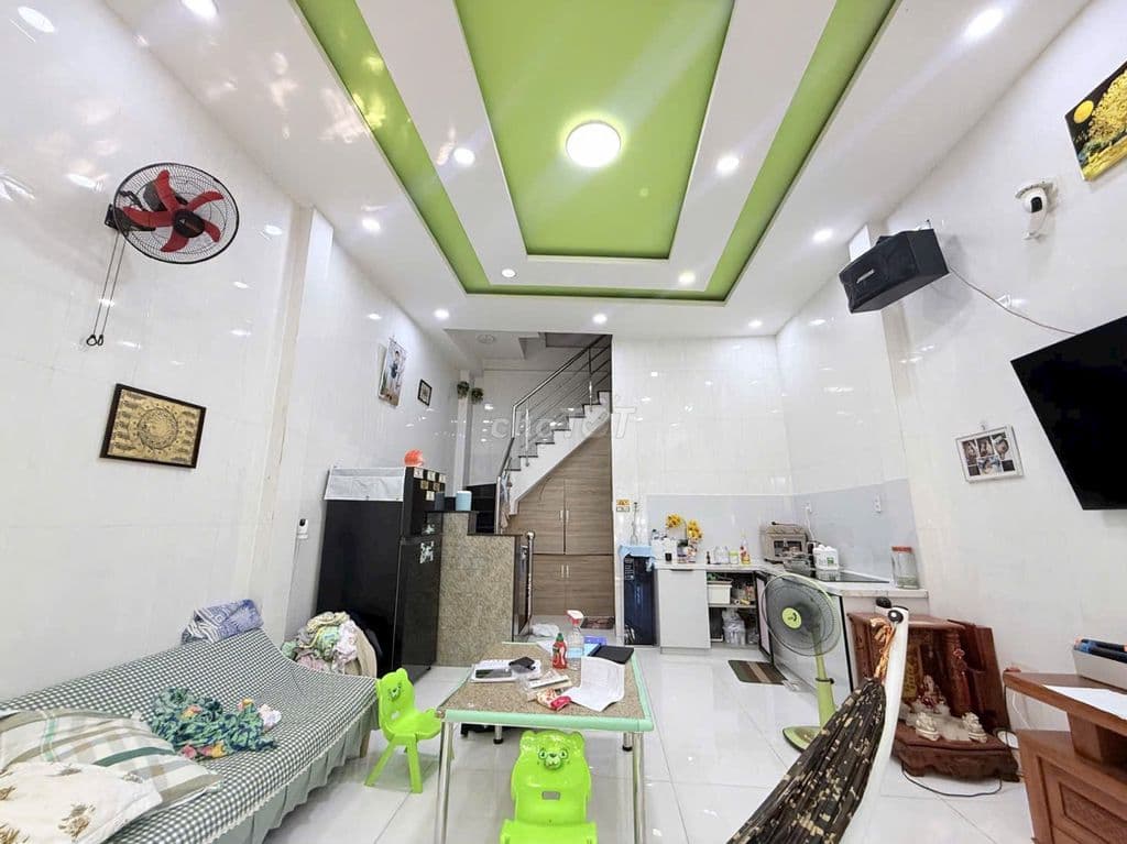 Nhà đẹp ngộp giá cực rẻ chỉ 3,85 tỷ còn thương lượng