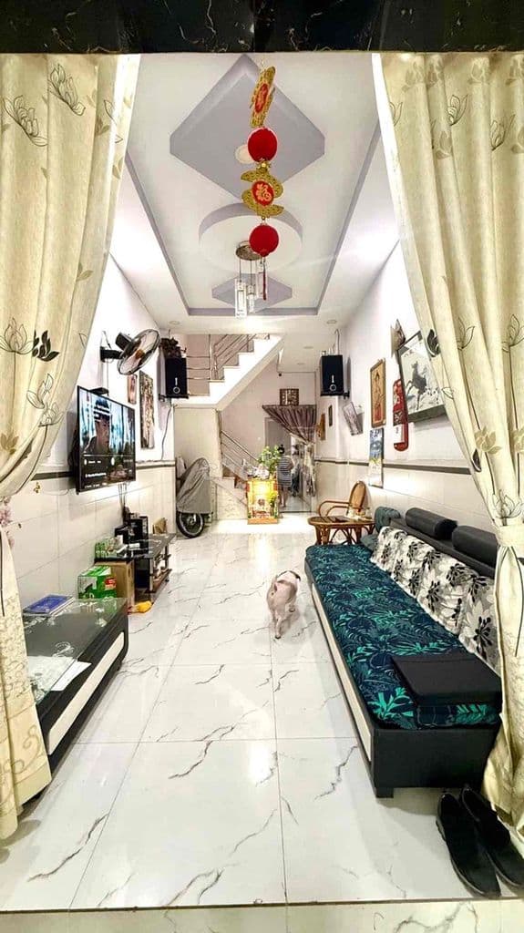 Bán nhà hẻm ô tô Quận 7, 1 trệt 2 lầu, 7PN, gần Q4 – giá tốt