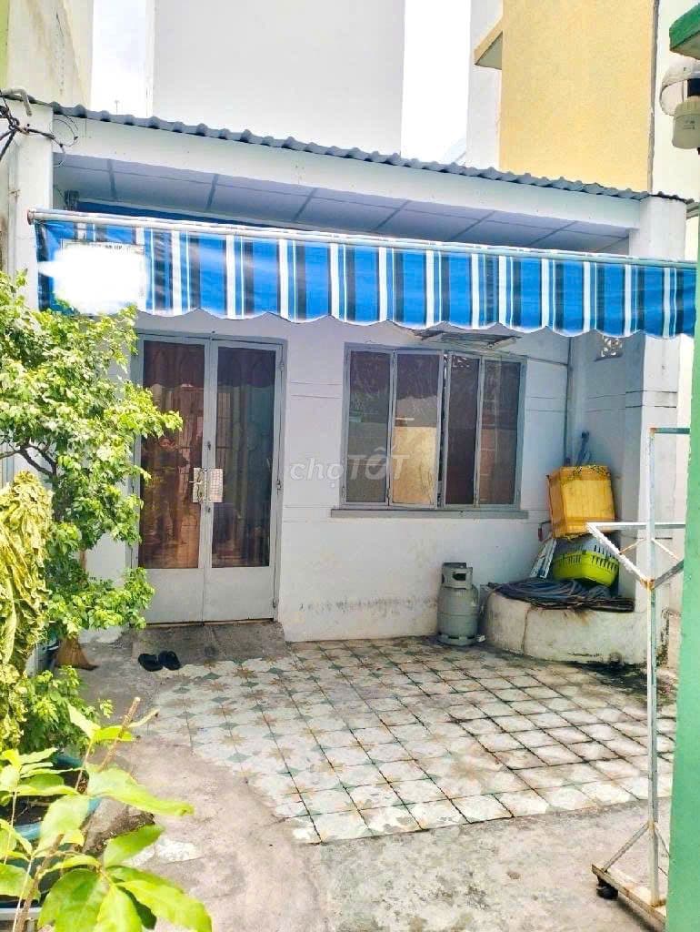 Gấp bán "7.5 Tỷ giảm 6.9 Tỷ" - Bán nhanh nhà C4 64m2 - Hẻm xe hơi P.6