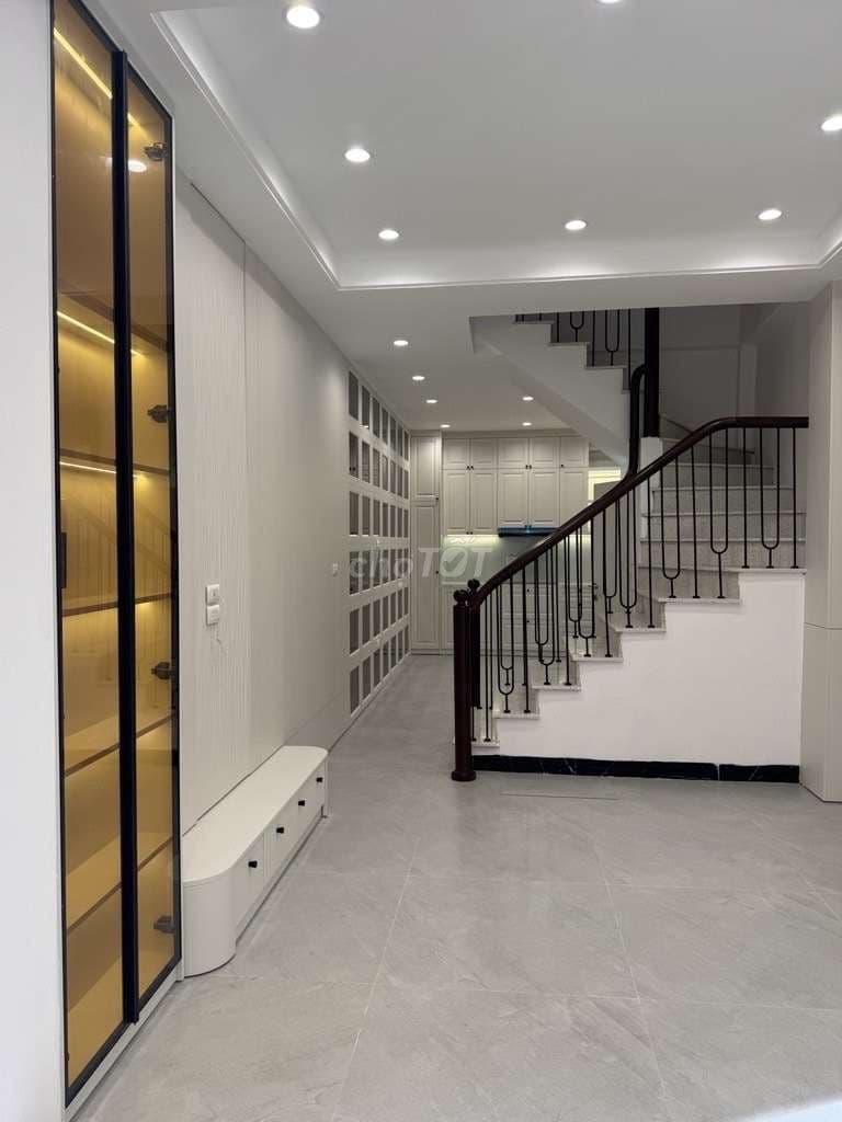 Nhà 7 ngủ – ngõ ba gác tận cửa – ở hay cho thuê đều đỉnh