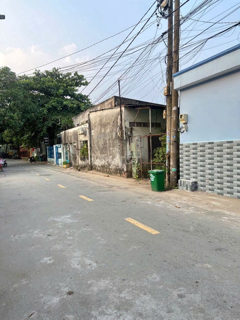 Bán gấp lô đất mặt tiền đường 1 lò lu DT 68m2 ngag 4.5m giá rẻ 4,1 tỷ