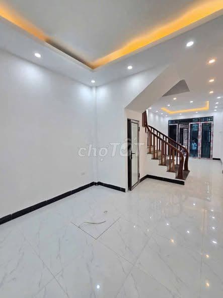 bán nhà 5 tầng Hữu Hoà giá tốt - Ảnh 3
