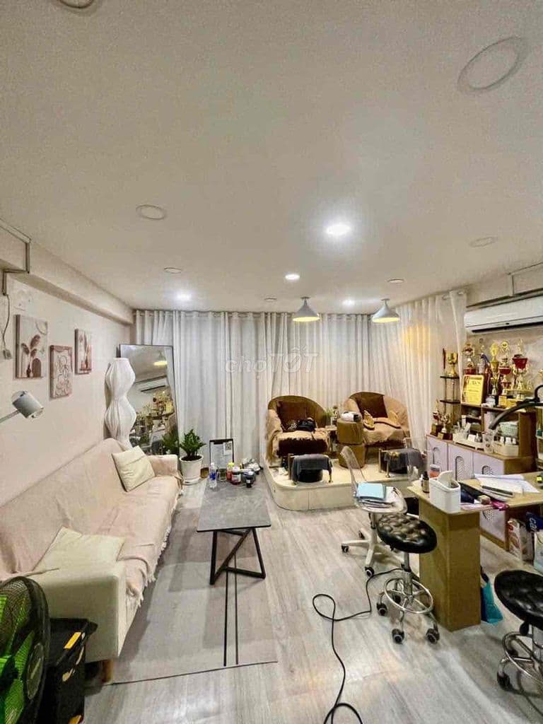 TRUNG TÂM Q. TÂN PHÚ-XE HƠI SÁT NHÀ-70M2 x 3 LẦU 5PN-TÂN SƠN NHÌ - Ảnh 2