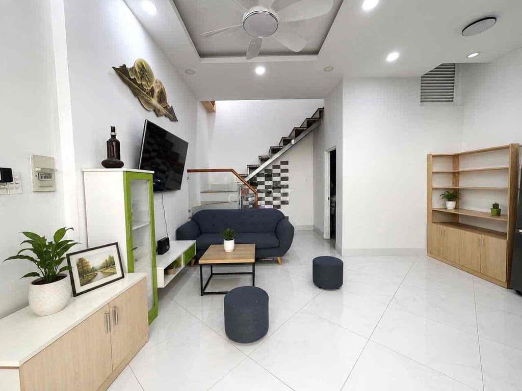 NGAY CV Làng Hoa, 31m2, Nhà đẹp đúc BTCT, gần MT Lê Văn Thọ, Nhỉnh 3T