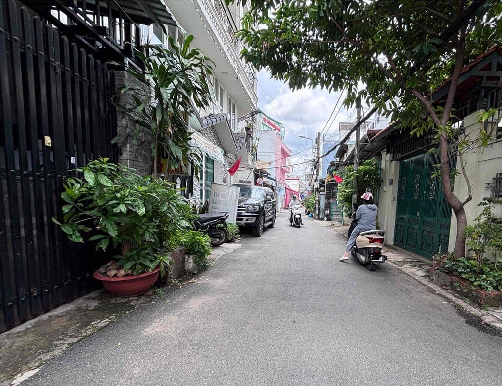 HẺM XE HƠI - 43m2 -2 MẶT THOÁNG- HẺM THÔNG QUANG TRUNG -CHỈ 4,x TỶ
