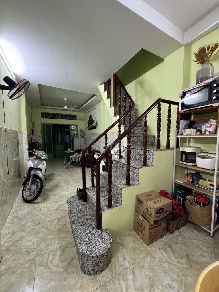 Bán nhà đường Cách Mạng Tháng 8, Quận 3, hẻm ba gác, 54m², gần Lan Anh