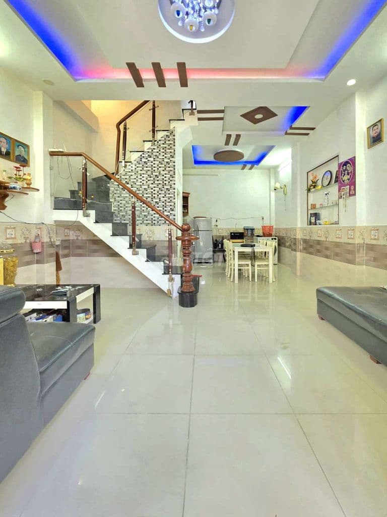 nhà 5x10m 3 tầng 4pn hẻm 3m Huỳnh Tấn Phát giá 4.2 tỷ - Ảnh 2