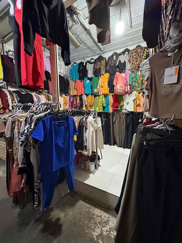 chính chủ cần bán sạp đôi bán quần áo - Ảnh 2