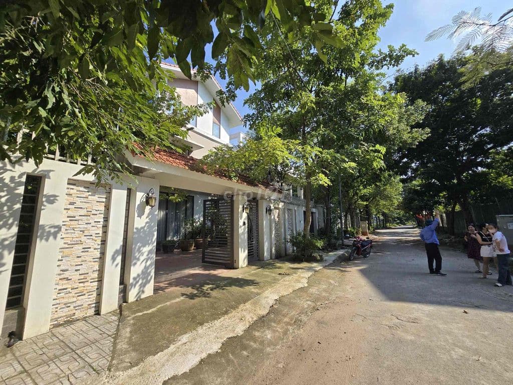 bán căn biệt thự khu đô thị Hà phong-Mê linh , gần sán bay nội bài