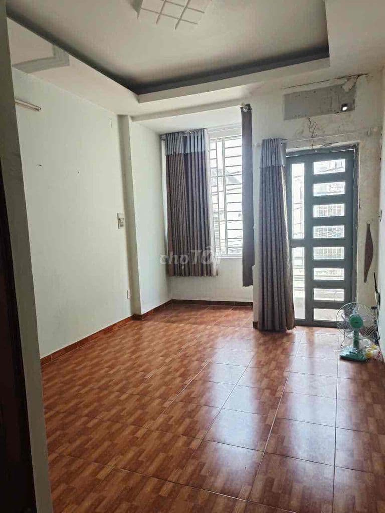 NHÀ 3 TẦNG ĐẸP - SÁT PHẠM VĂN ĐỒNG, HXH THÔNG, TIỆN ÍCH ĐỦ - Ảnh 3