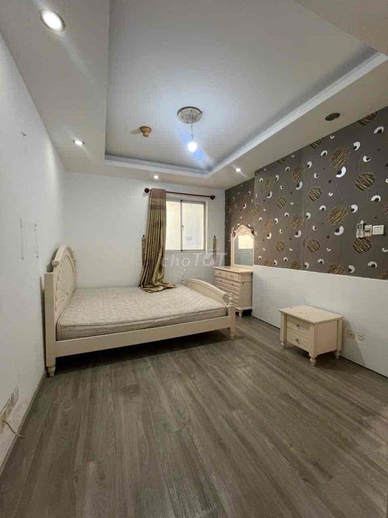 Cho thuê Ch Central Garden Q1 328 VVK 76m2 2Pn 2wc Full nội thất