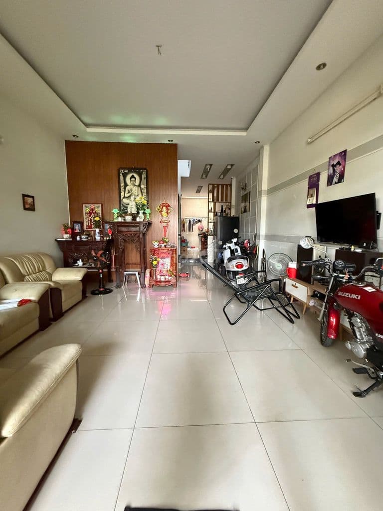 BÁN NHÀ 1 TRỆT, 1 LẦU, 3PN, 3WC + NHÀ CẤP 4 3 PN - Ảnh 3